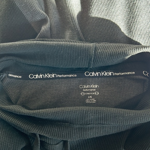 Calvin Klein performance relaxed fit colour block black and grey - Picture 9 of 10
